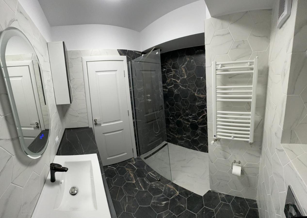 Apartament Lux Bacovia 2 Bacău Exterior photo